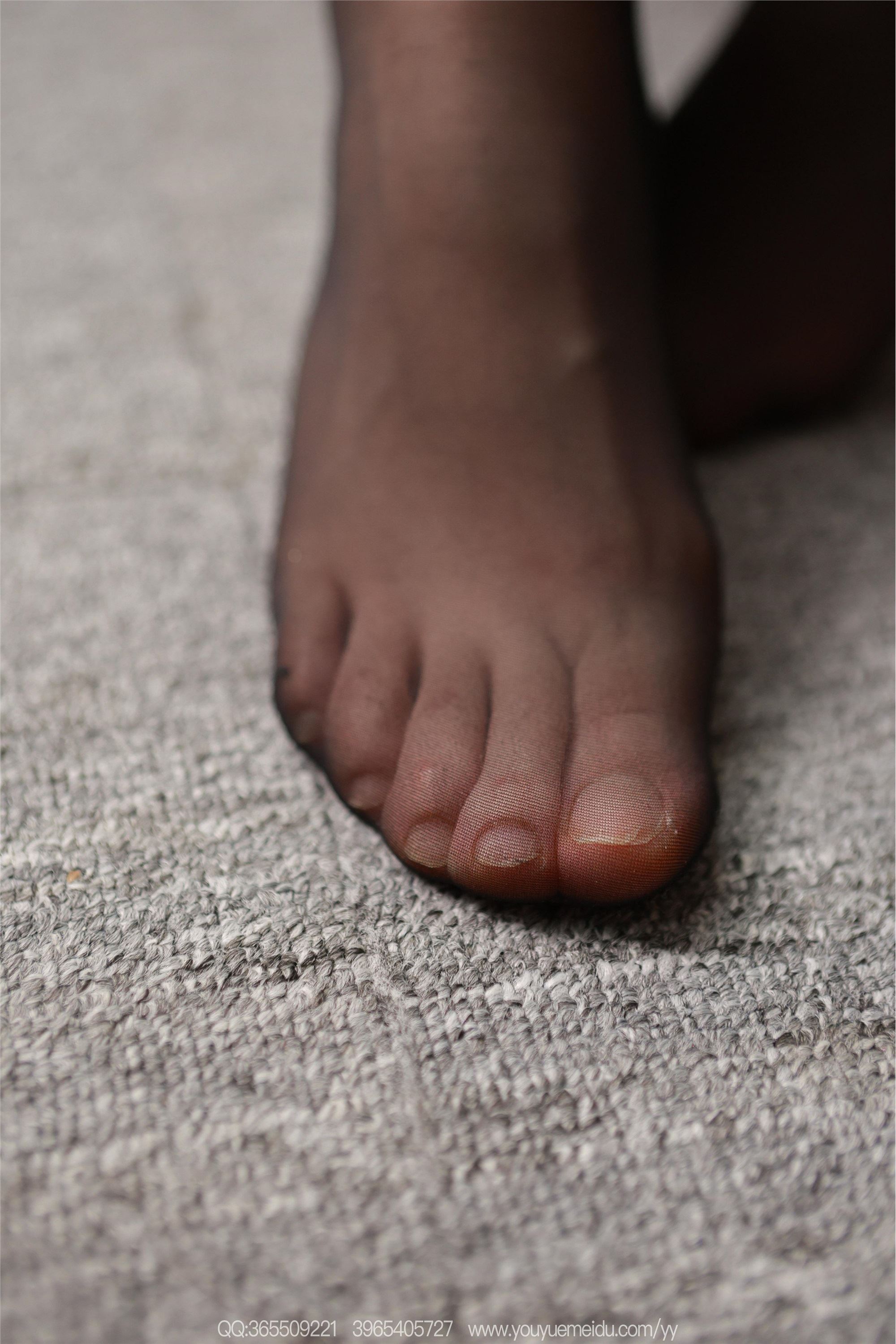 IESS异思趣向  2025.08.20 丝享家 2136 小婕《酒红穿搭》